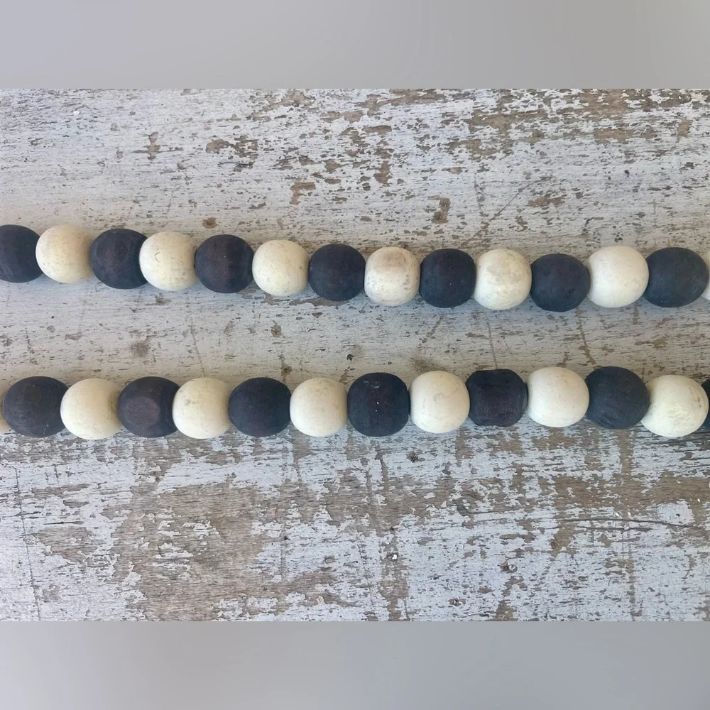 Primitives by Kathy decorative garland